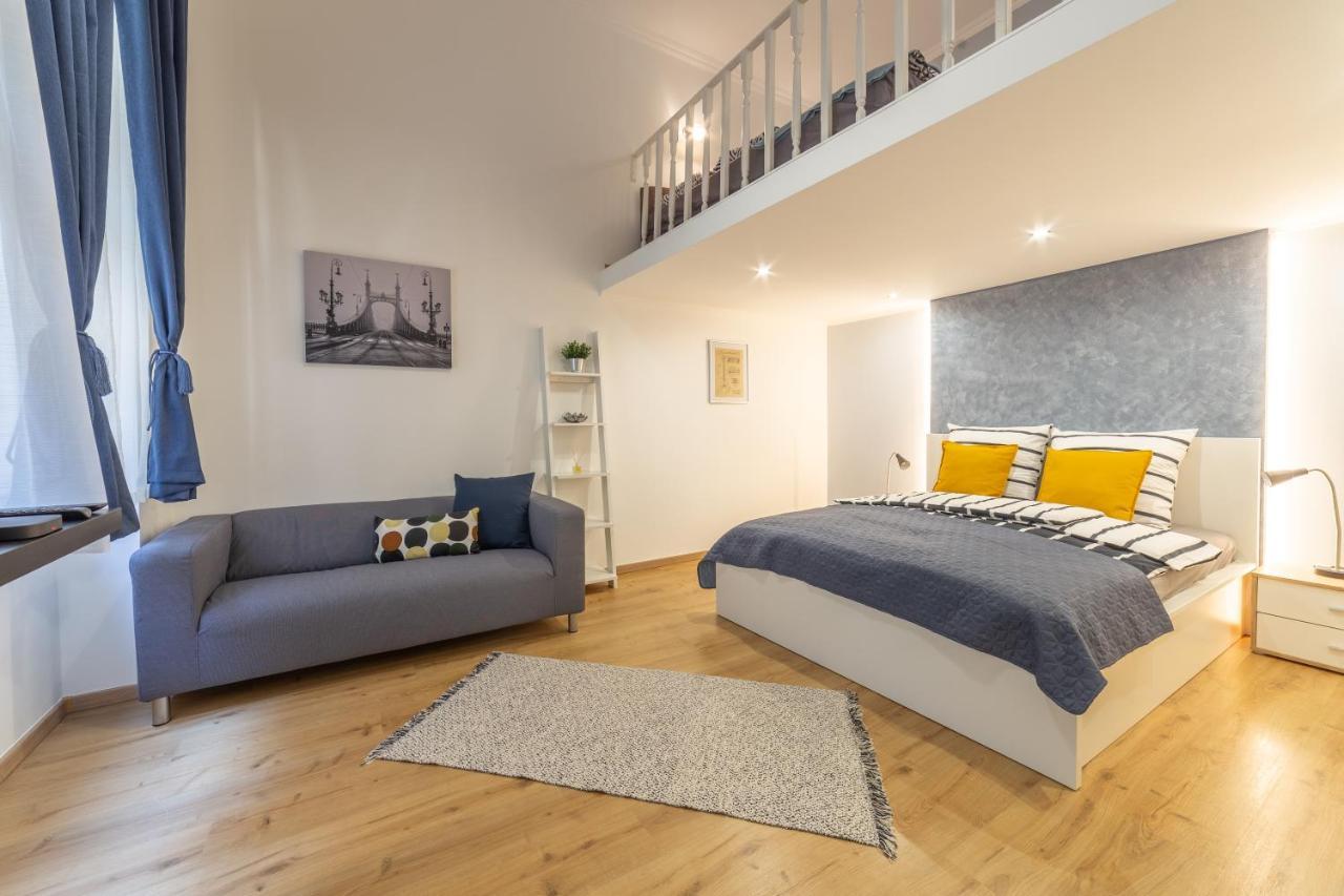 Lovely 1 Bedroom Flat With Central Location 부다페스트 외부 사진