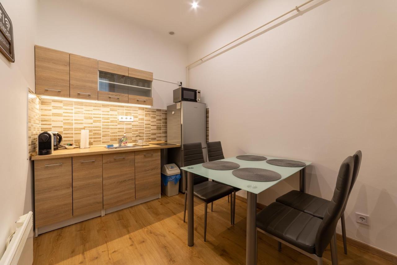 Lovely 1 Bedroom Flat With Central Location 부다페스트 외부 사진